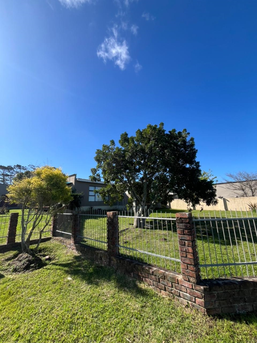  Bedroom Property for Sale in Cove Ridge East Eastern Cape